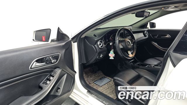 Mercedes-Benz CLA-Class 2018 — photo 10