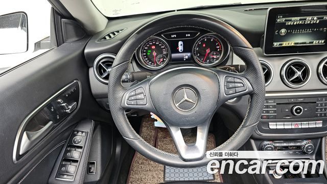 Mercedes-Benz CLA-Class 2018 — photo 13