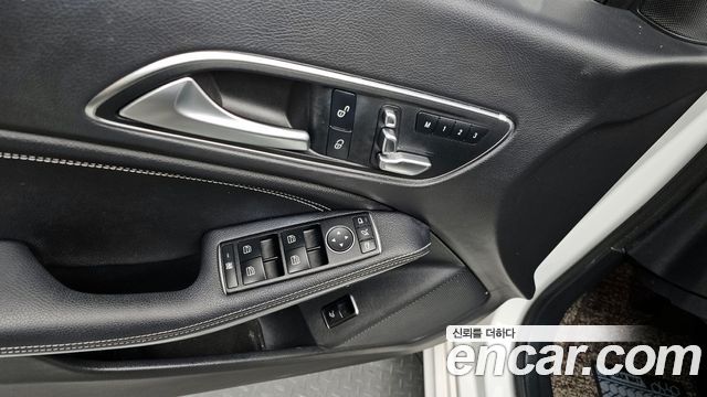 Mercedes-Benz CLA-Class 2018 — photo 17