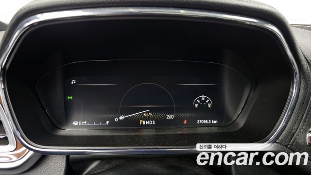 Lincoln Continental 2019 — photo 8