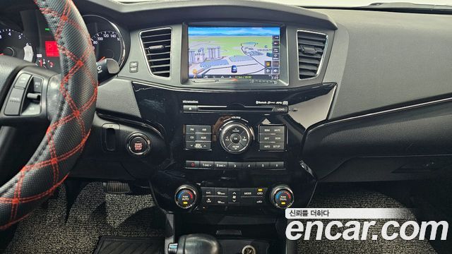 Kia K7 2010 — photo 15