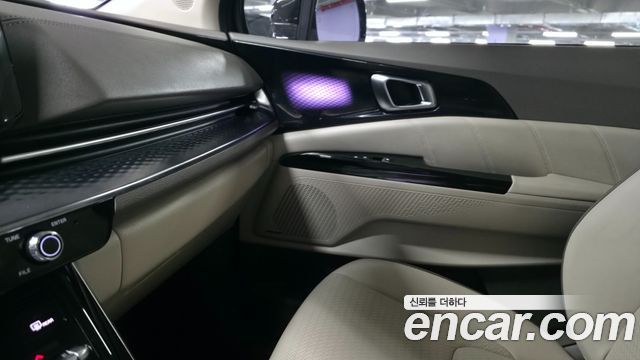 Kia Canival 2023 — photo 18