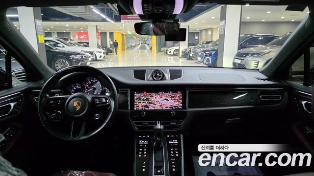 Porsche Macan 2022 — photo 9