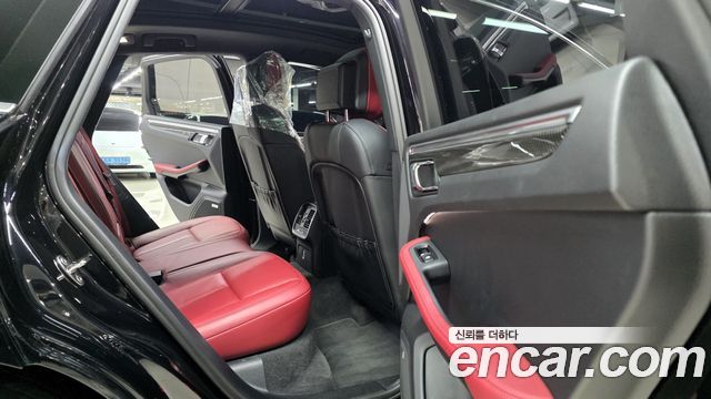 Porsche Macan 2022 — photo 12