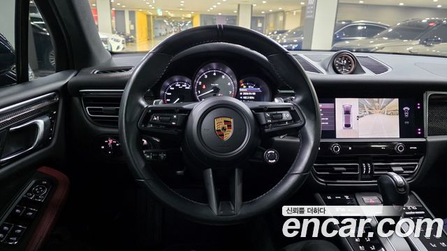 Porsche Macan 2022 — photo 14