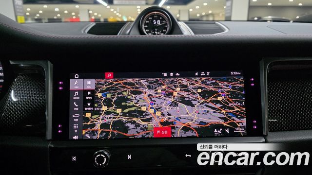 Porsche Macan 2022 — photo 17