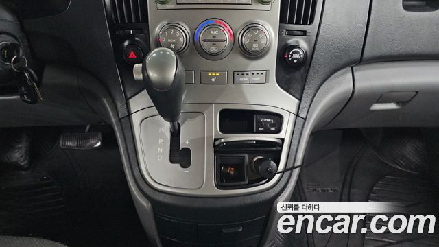 Hyundai Starex 2015 — photo 9