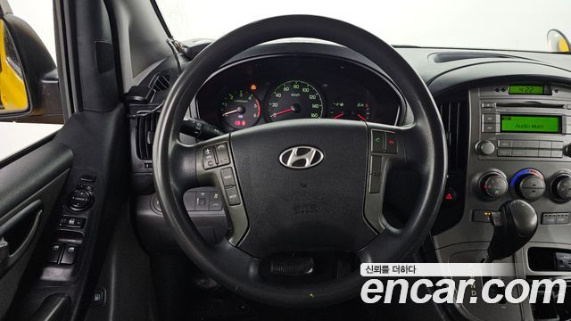 Hyundai Starex 2015 — photo 13