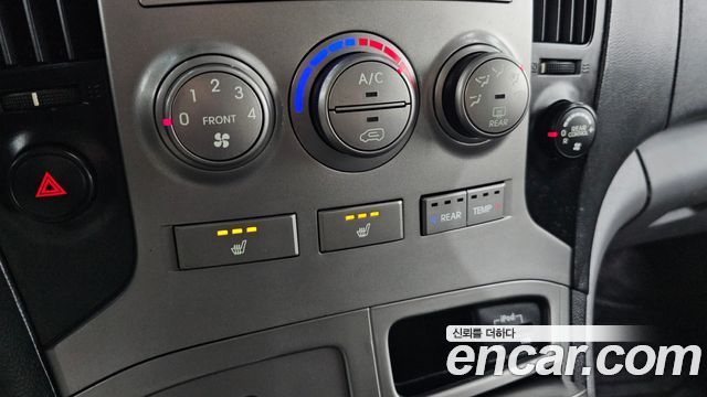 Hyundai Starex 2015 — photo 18