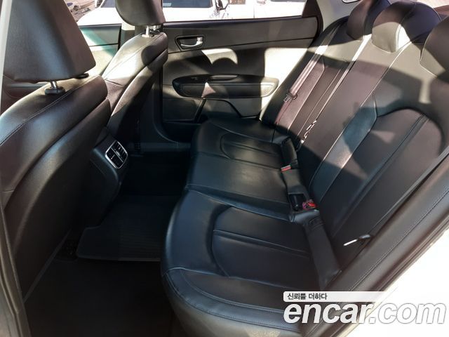 Kia K5 2019 — photo 8