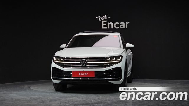Volkswagen Touareg 2024 — photo 3