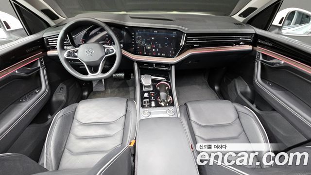 Volkswagen Touareg 2024 — photo 7