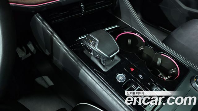 Volkswagen Touareg 2024 — photo 9