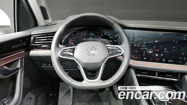 Volkswagen Touareg 2024 — photo 13