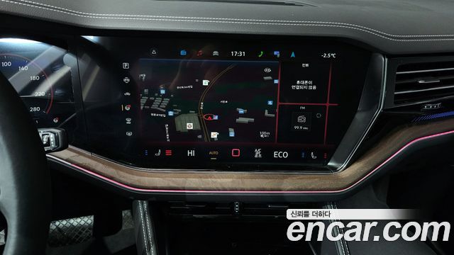 Volkswagen Touareg 2024 — photo 14