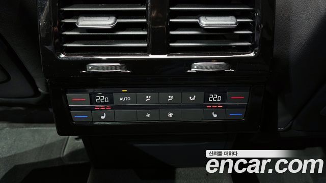 Volkswagen Touareg 2024 — photo 19