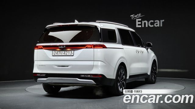 Kia Canival 2023 — photo 2