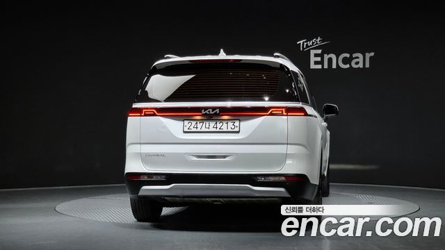 Kia Canival 2023 — photo 4