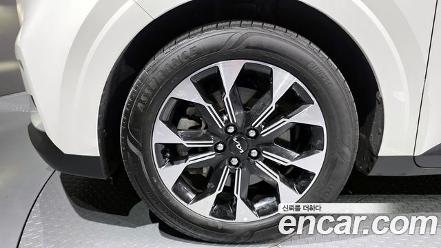 Kia Canival 2023 — photo 5