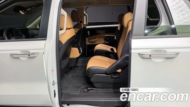Kia Canival 2023 — photo 12