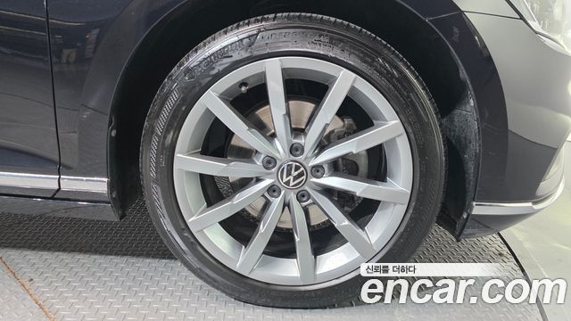 Volkswagen Passat 2022 — photo 5