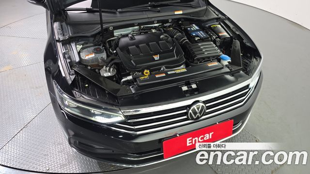 Volkswagen Passat 2022 — photo 6