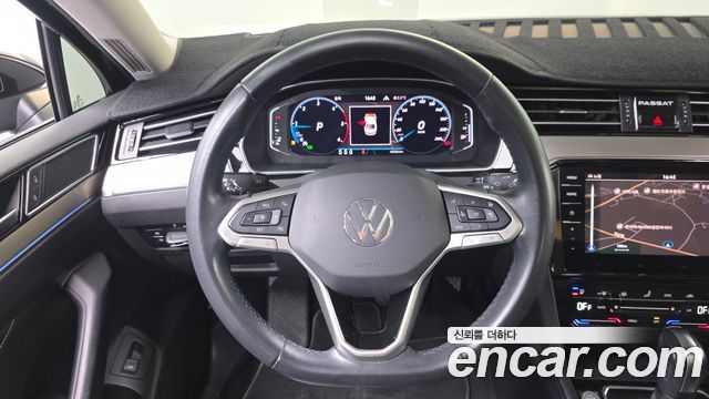 Volkswagen Passat 2022 — photo 14