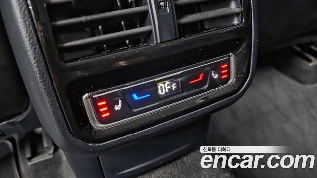 Volkswagen Passat 2022 — photo 18