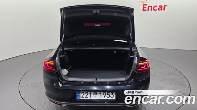 Volkswagen Passat 2022 — photo 20