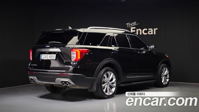 Ford Explorer 2021 — photo 2