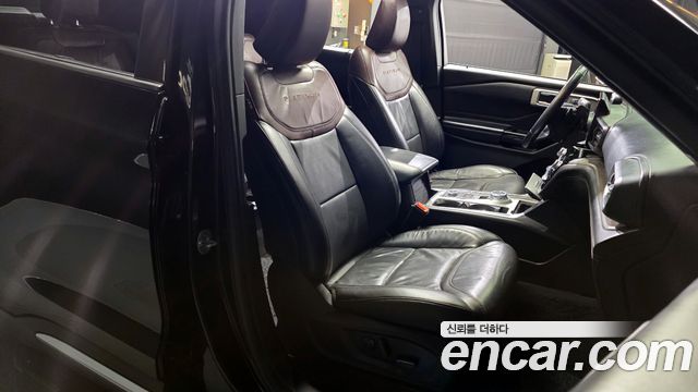 Ford Explorer 2021 — photo 12