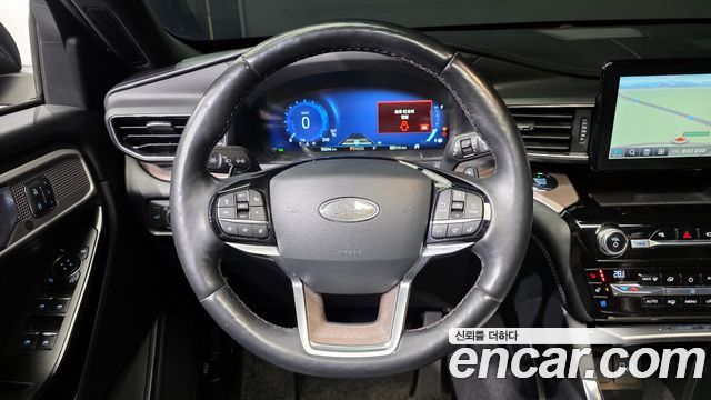 Ford Explorer 2021 — photo 13