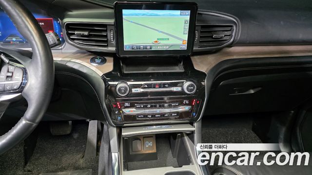 Ford Explorer 2021 — photo 19