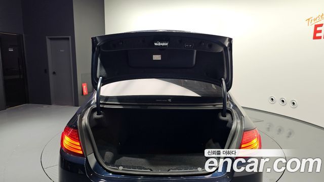 BMW 5-Series 2014 — photo 20