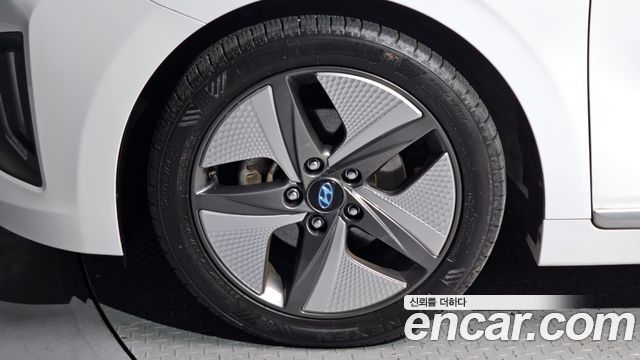 Hyundai Ioniq 2020 — photo 5