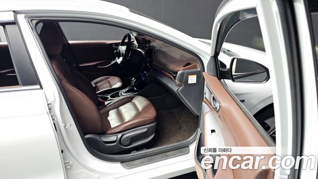 Hyundai Ioniq 2020 — photo 11