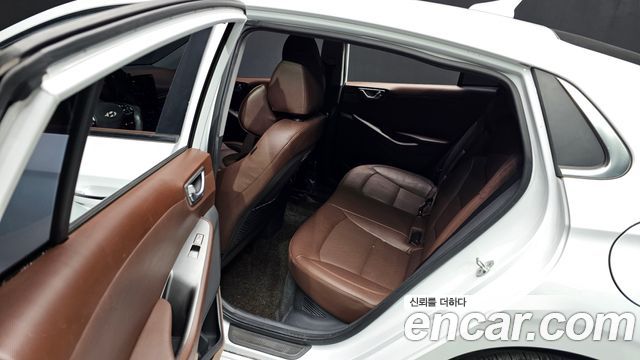 Hyundai Ioniq 2020 — photo 12