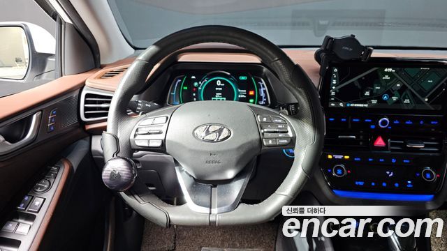 Hyundai Ioniq 2020 — photo 13