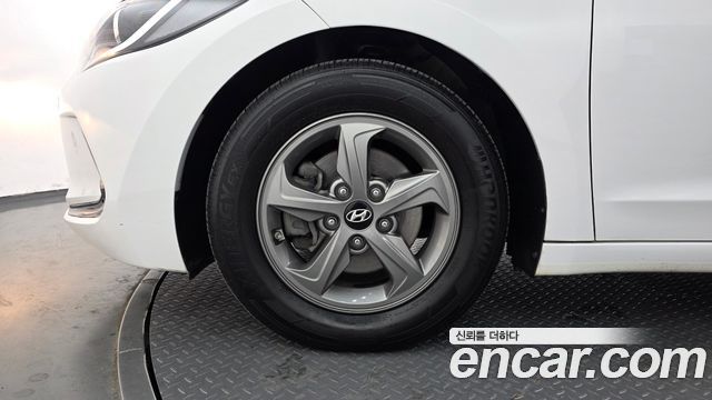 Hyundai AVANTE 2016 — photo 5