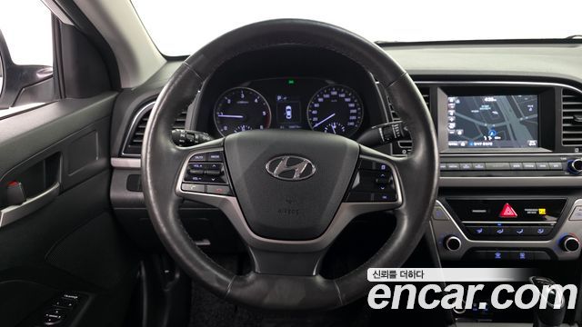 Hyundai AVANTE 2016 — photo 13