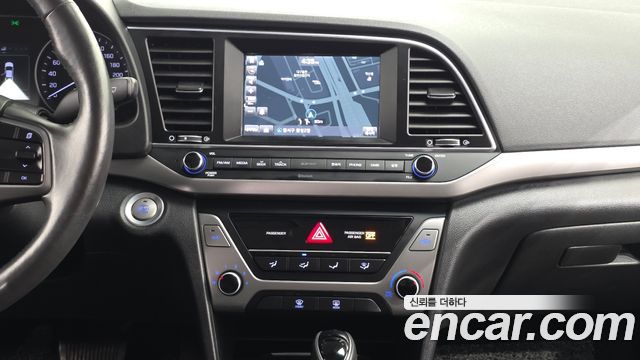 Hyundai AVANTE 2016 — photo 14