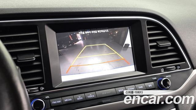 Hyundai AVANTE 2016 — photo 15