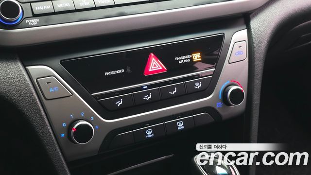 Hyundai AVANTE 2016 — photo 18