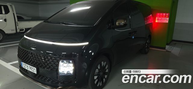 Hyundai Staria 2025 — photo 2