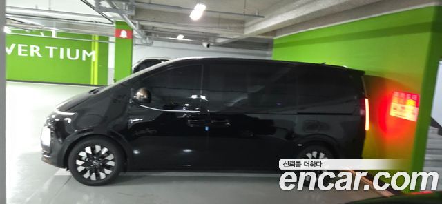 Hyundai Staria 2025 — photo 3