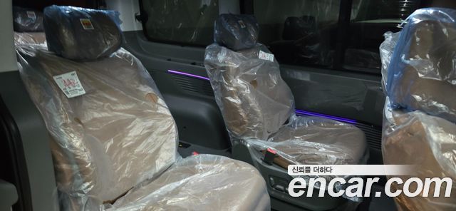 Hyundai Staria 2025 — photo 7