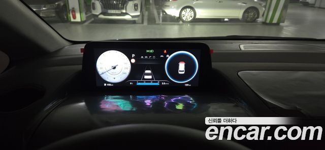 Hyundai Staria 2025 — photo 15