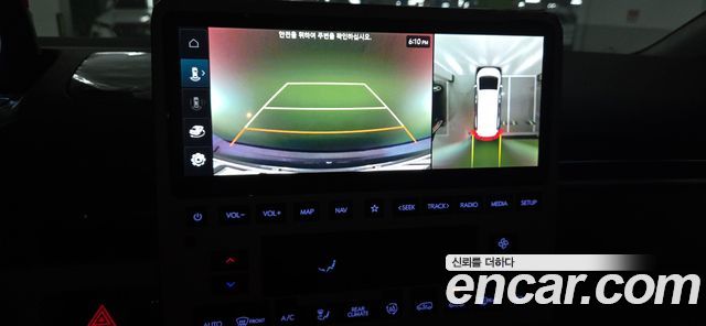 Hyundai Staria 2025 — photo 16