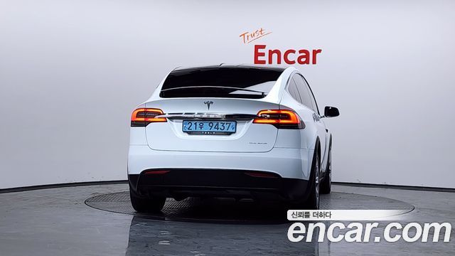 Tesla Model X 2019 — photo 4