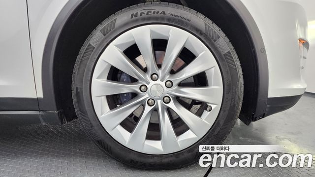 Tesla Model X 2019 — photo 5